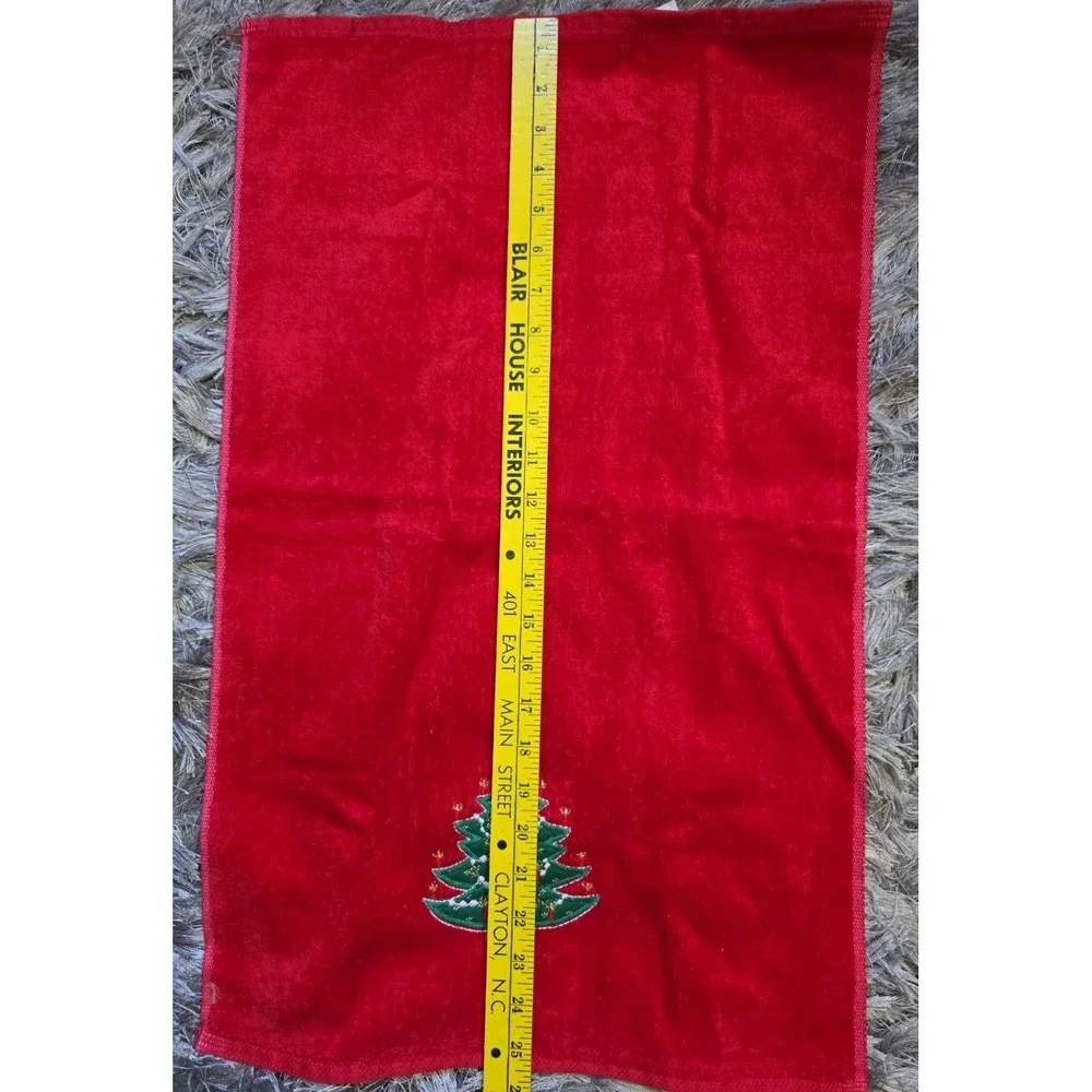 Vintage R.A. Briggs Christmas Towel Set – Bath Towel + Hand Towel – Embroidered